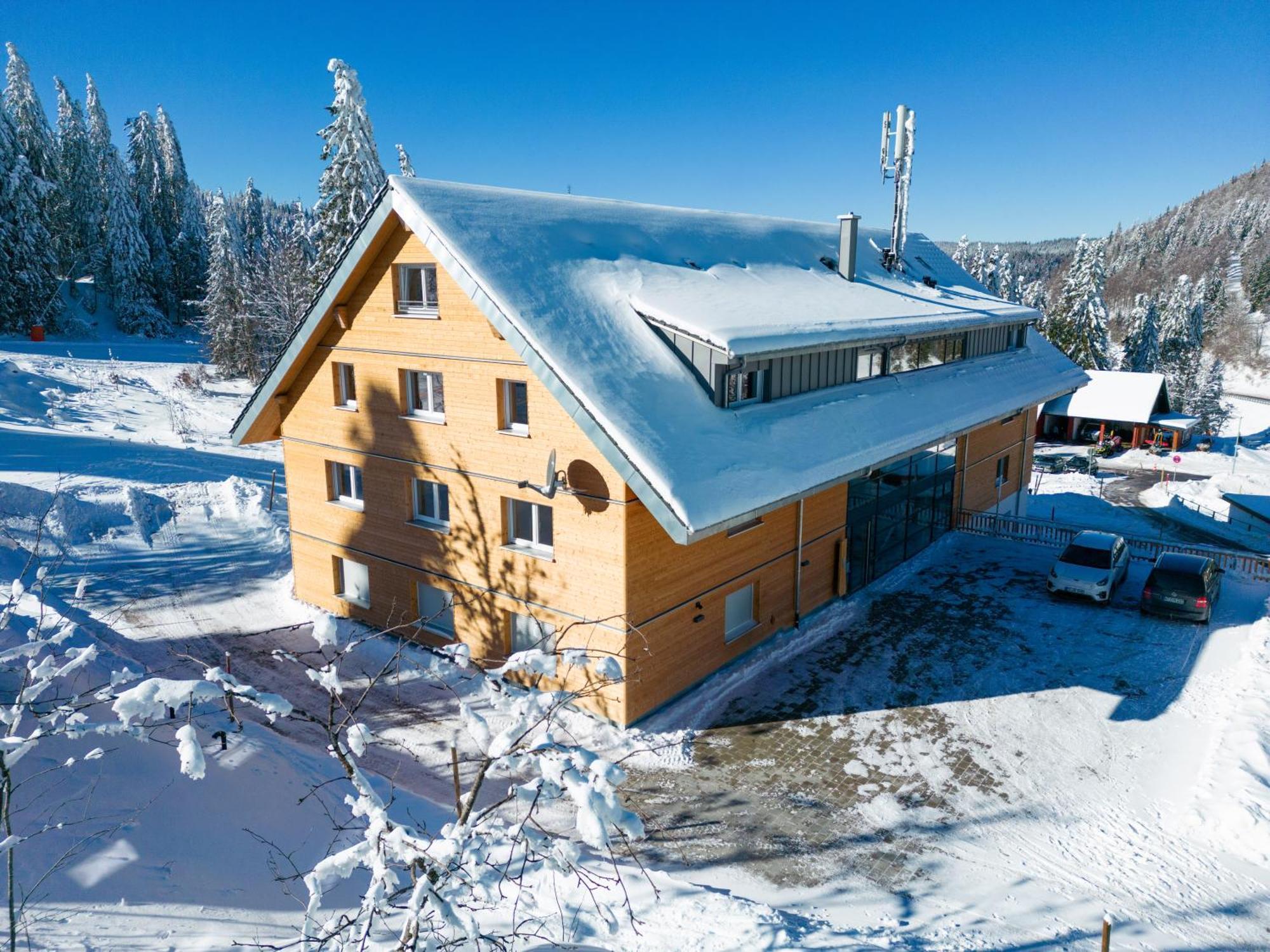Stube9 Am Feldberg, Direkt An Der Skipiste, Ski In-Ski Out フェルトベルク エクステリア 写真